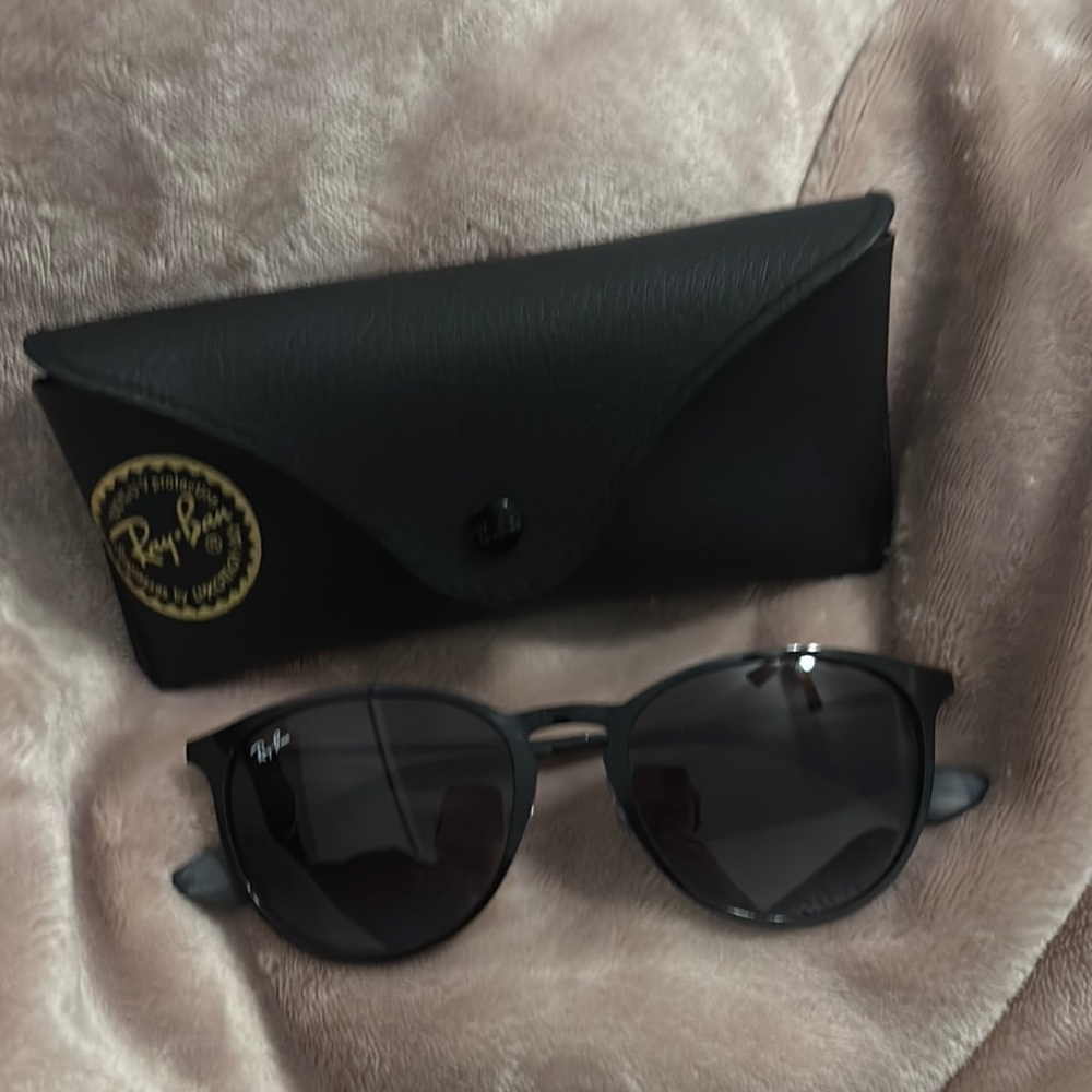 Ray-Ban Black sunglasses with case